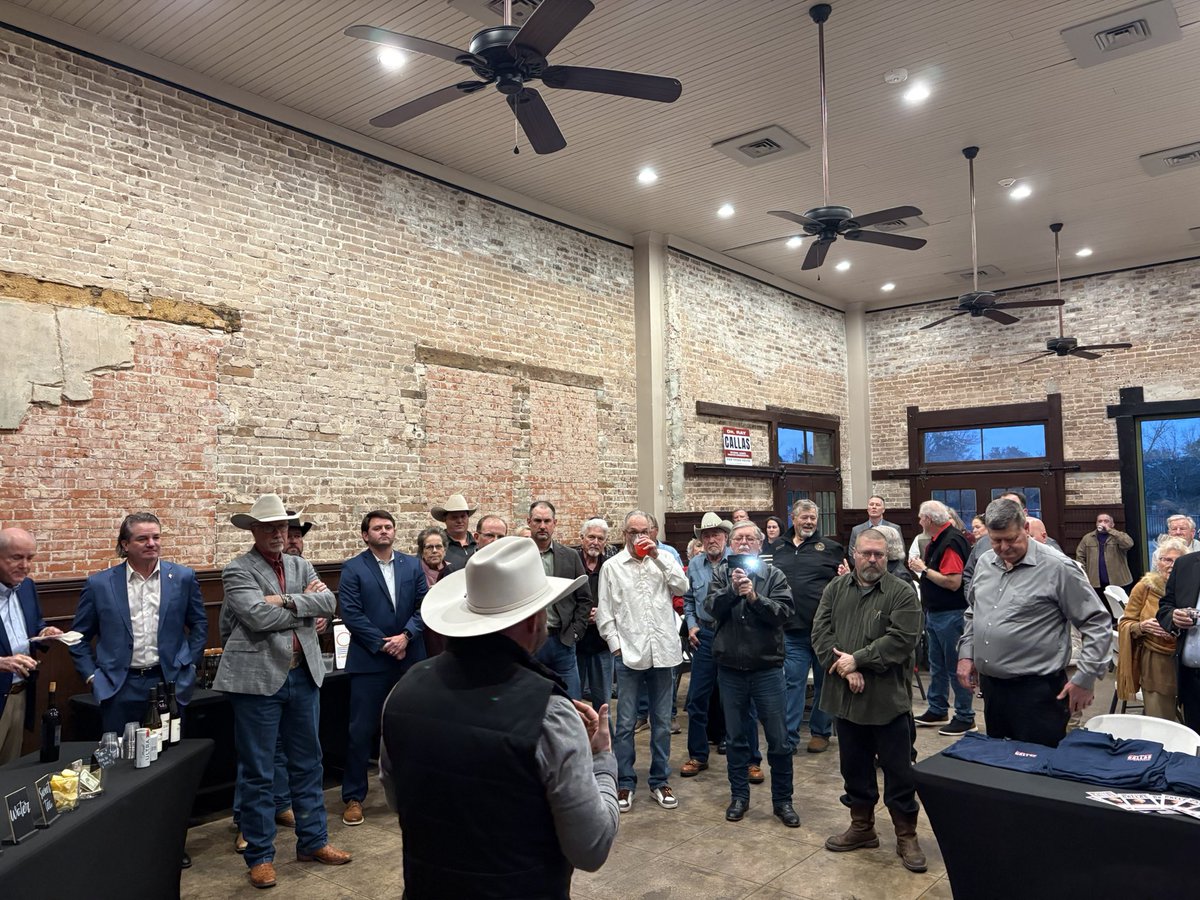 RayCallas4TX's tweet photo. Thank you to everyone who made it out to the Orange Train Depot last night. It was a great event and I was honored to see so many supporters take the time to show up and talk about the issues driving their vote this election.

Connecting with constituents is the No. 1 job of a state representative, and I am working hard every day to earn your support. As your next state representative for HD 21, I will always have an open door for “We the People…” 

God bless Texas!

#txlege