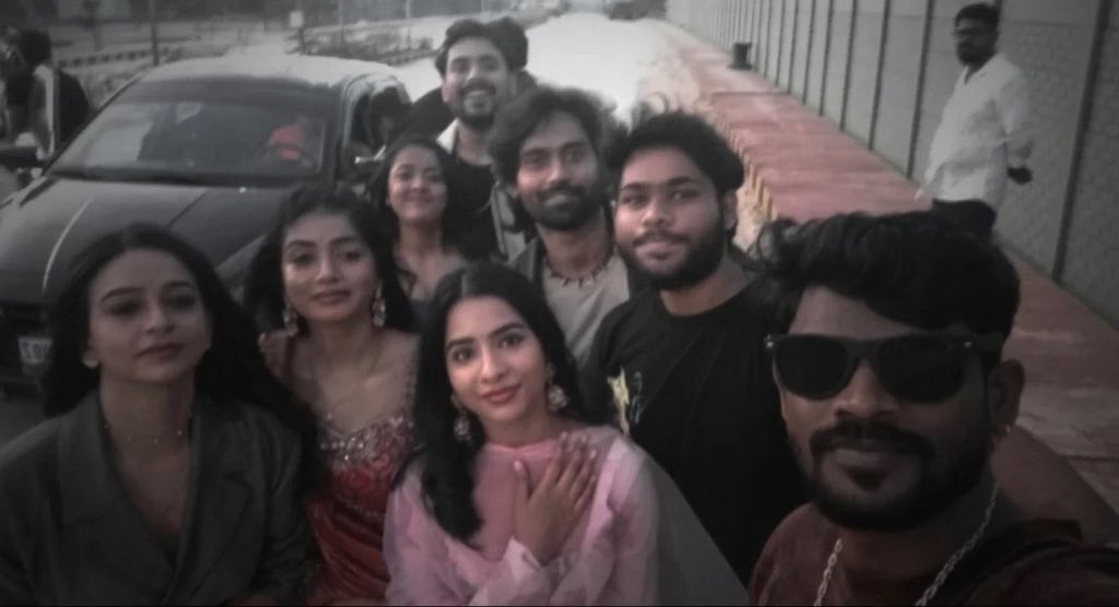 The8Introvert's tweet photo. #DivyaGanesh #GanaVinoth  #Aurora  #viyana #Vikram #subi #kamuru in start music😍👏…Do telecast as soon as possible!!! #BiggBossTamil9 #biggbosstamil9season https://t.co/Pd6xPfFwhk
