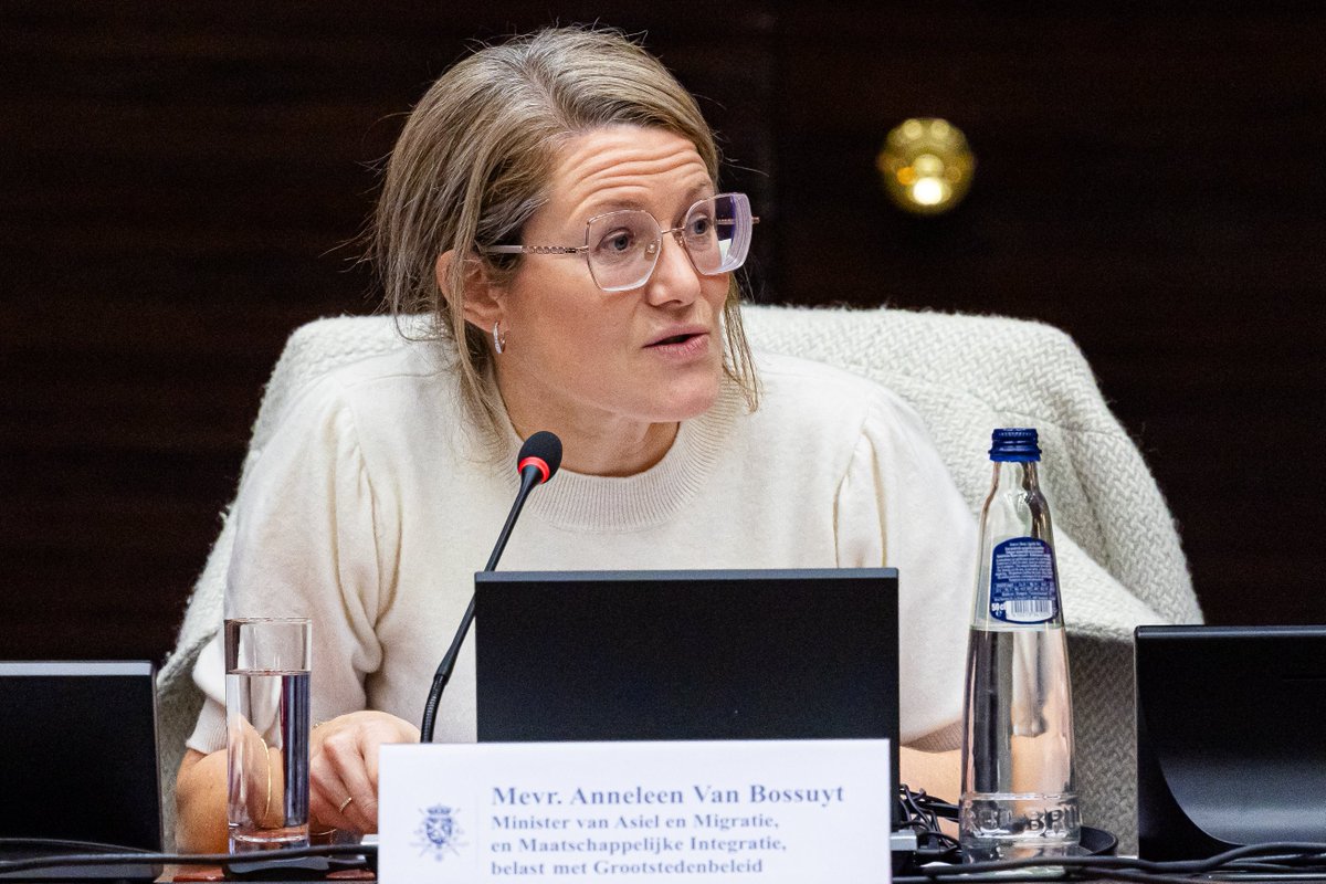 BelgiumMFA's tweet photo. 📍 #BEDiploDays
Consular work and delivering visa, is a crucial task of our embassies and consulates.
Minister of Asylum & Migration @anneleen_vb explained how migration can contribute to bilateral and economic relations, while considering opportunities & challenges. https://t.co/OUyg4WhlTc