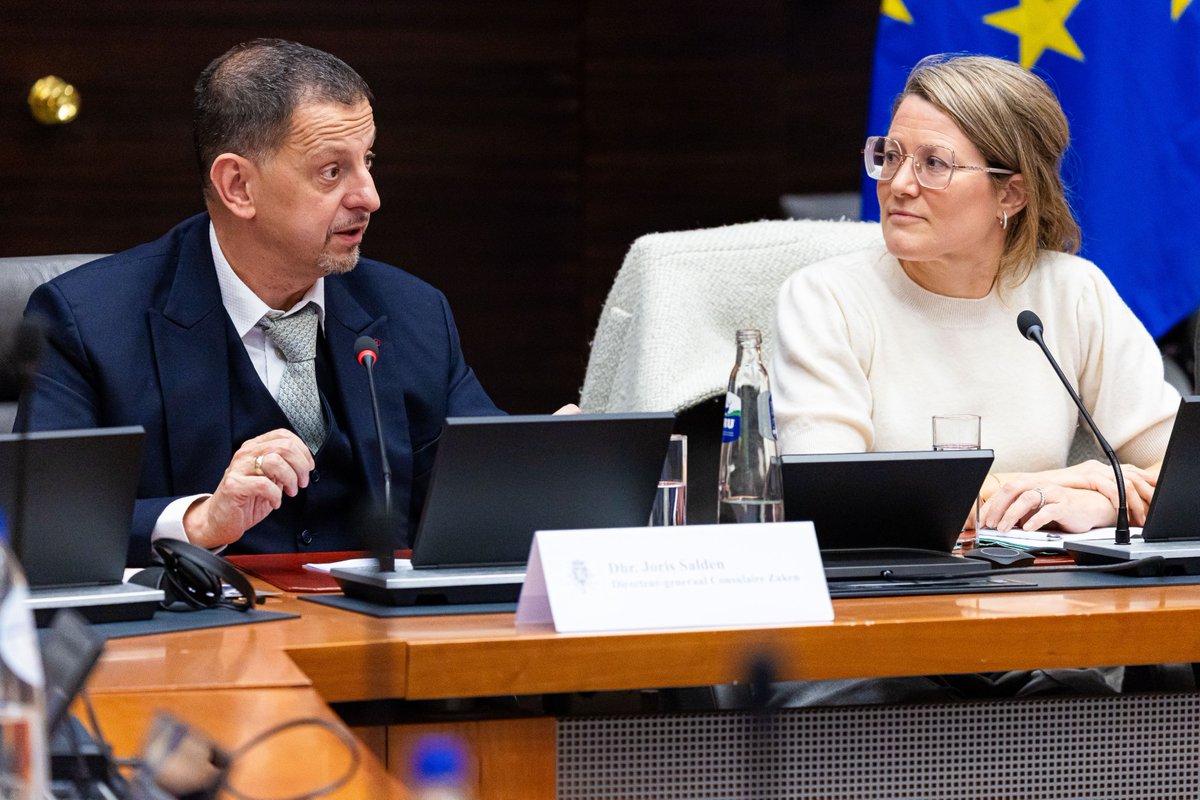 BelgiumMFA's tweet photo. 📍 #BEDiploDays
Consular work and delivering visa, is a crucial task of our embassies and consulates.
Minister of Asylum & Migration @anneleen_vb explained how migration can contribute to bilateral and economic relations, while considering opportunities & challenges. https://t.co/OUyg4WhlTc