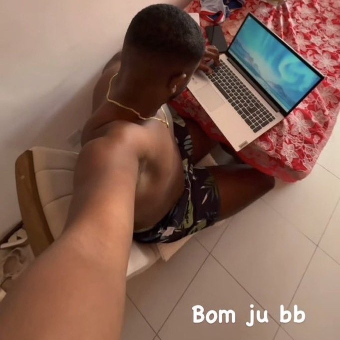 estudyline's tweet photo. e bora pros estudos da tarde ne bbs https://t.co/WdBHWyIC4J