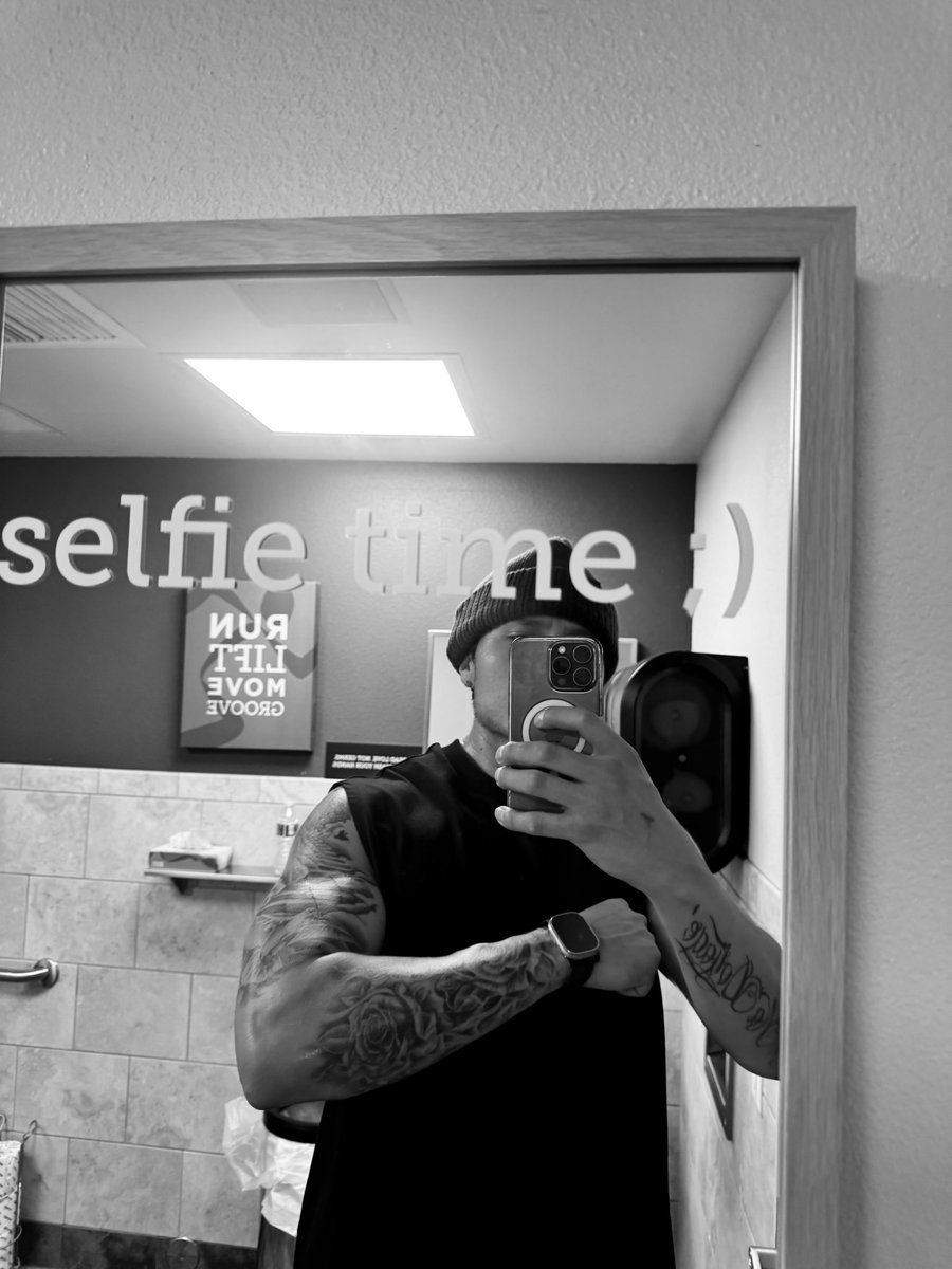 ApacheKickz's tweet photo. 🏋️ https://t.co/DI0NM03cPh