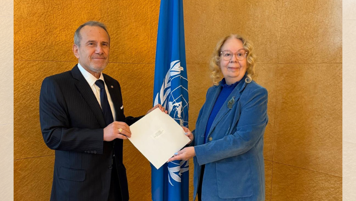 CancilleriaPeru's tweet photo. #NoticiasTorreTagle | El embajador Elmer Schialer presentó ante la directora general de la Oficina de las Naciones Unidas en Ginebra, Tatiana Valovaya, las cartas credenciales que lo acreditan como representante permanente del Perú ante los organismos internacionales con sede en Ginebra, Suiza.

👉https://t.co/XEXZWkaG48