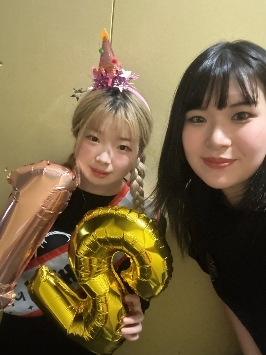 hanako_stardom's tweet image. 梨杏誕生日おめでとう！🎂

来年もまた肩車で入場しような〜！
#STARDOM #EXV