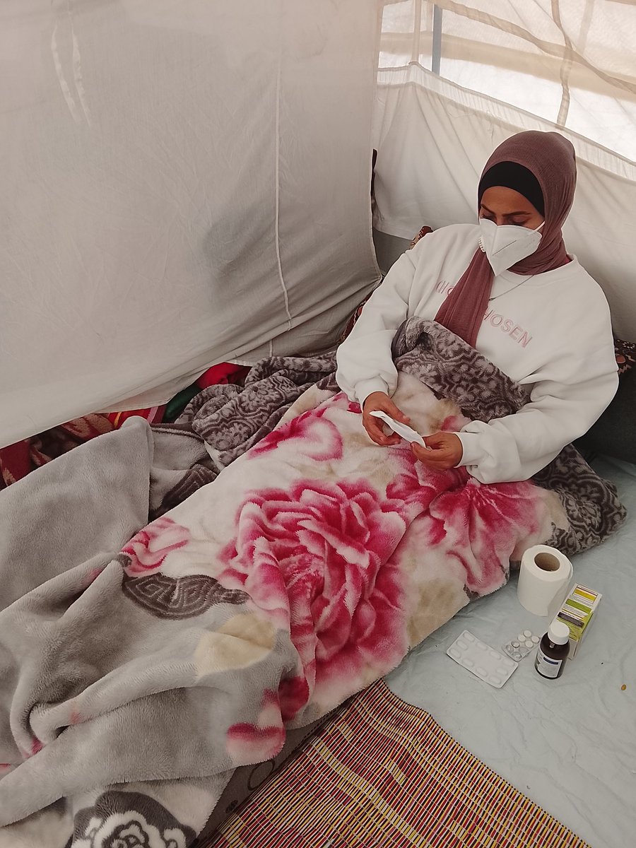 Ruba58849515's tweet photo. Soğuk hava bize birçok hastalığa, özellikle de gribe neden oluyor. Türk kardeşlerim, bizi yalnız bırakmayın.
https://t.co/faToPLOT2i https://t.co/OYBGYxf2xD