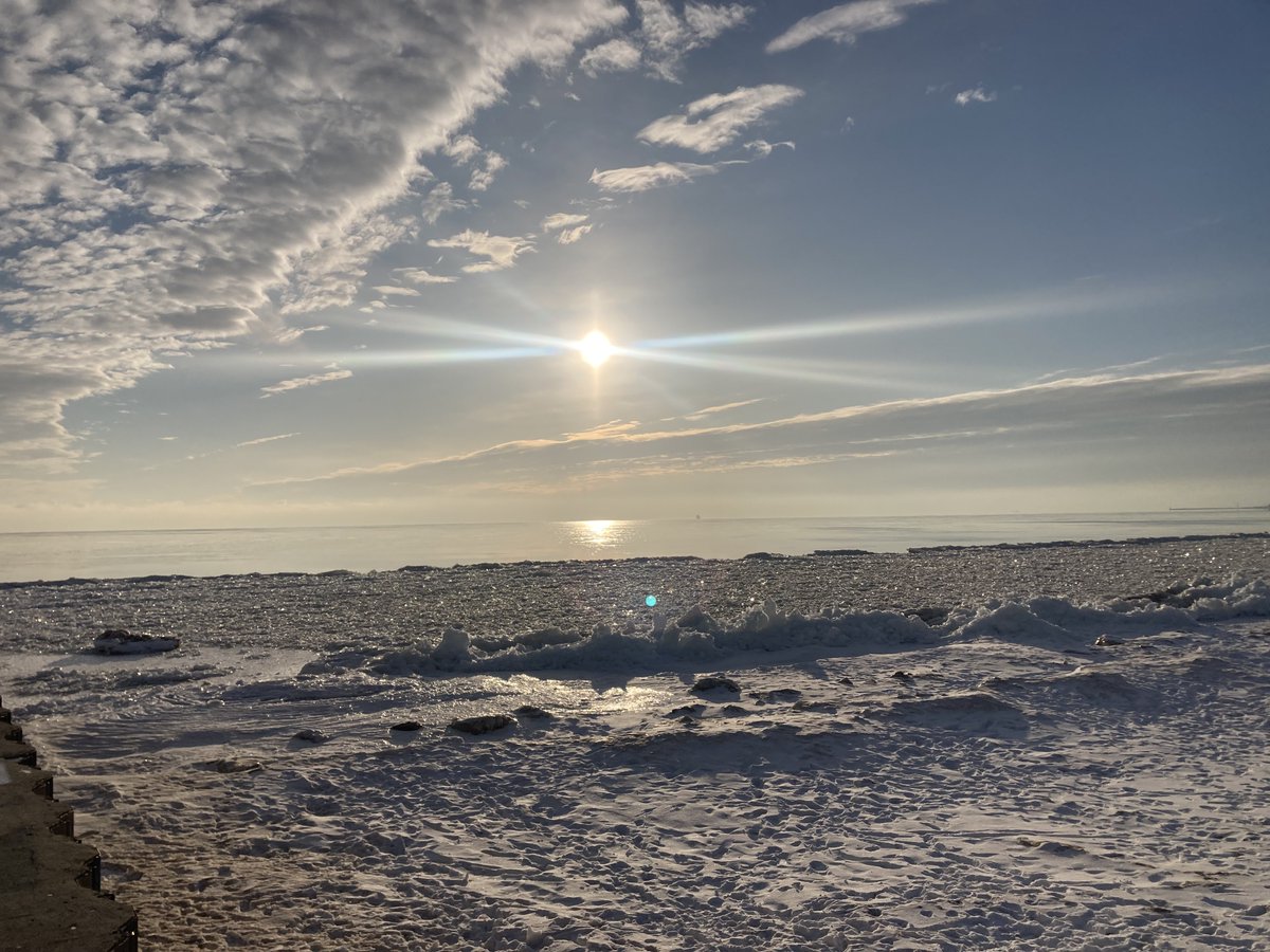 Morning walk along Lake Michigan. #chicago