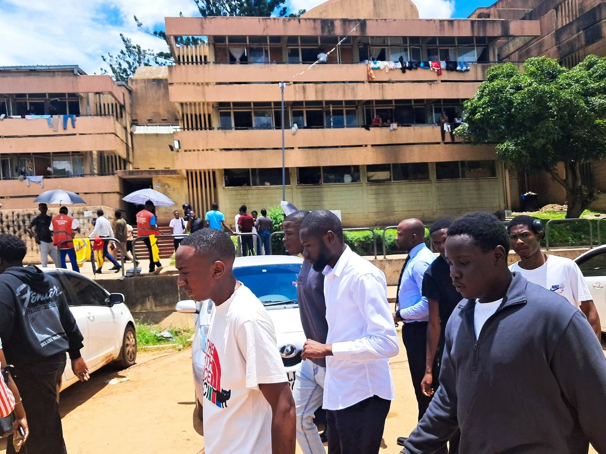 ZambiaRen's tweet photo. Today, we handed over enhanced internet connectivity to the Ruins Hostels @UNZA_ZM
Learning now continues beyond the lecture theatre. Students can now enjoy seamless connectivity in their rooms.
Ba Momma naba Monk… internet is now inyanced pa level 😄 https://t.co/YwE8FrEDmD