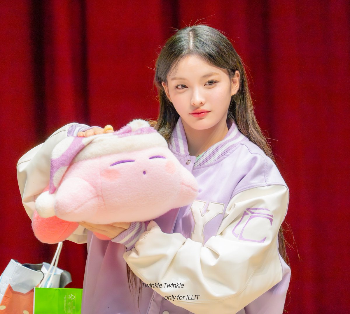 twinkleillit's tweet photo. 260204 Happy Iroha day

Happy birthday our dancing queen!!!

FLY WITH IROHA TO 18 YEARS
#열아홉번의_사랑을담아_이로하에게
#IROHAPPYBDAY
#GLLITの心を彩る天使イロハ
#ILLIT #아일릿 #이로하 #イロハ #IROHA https://t.co/R4QLOpCqz4
