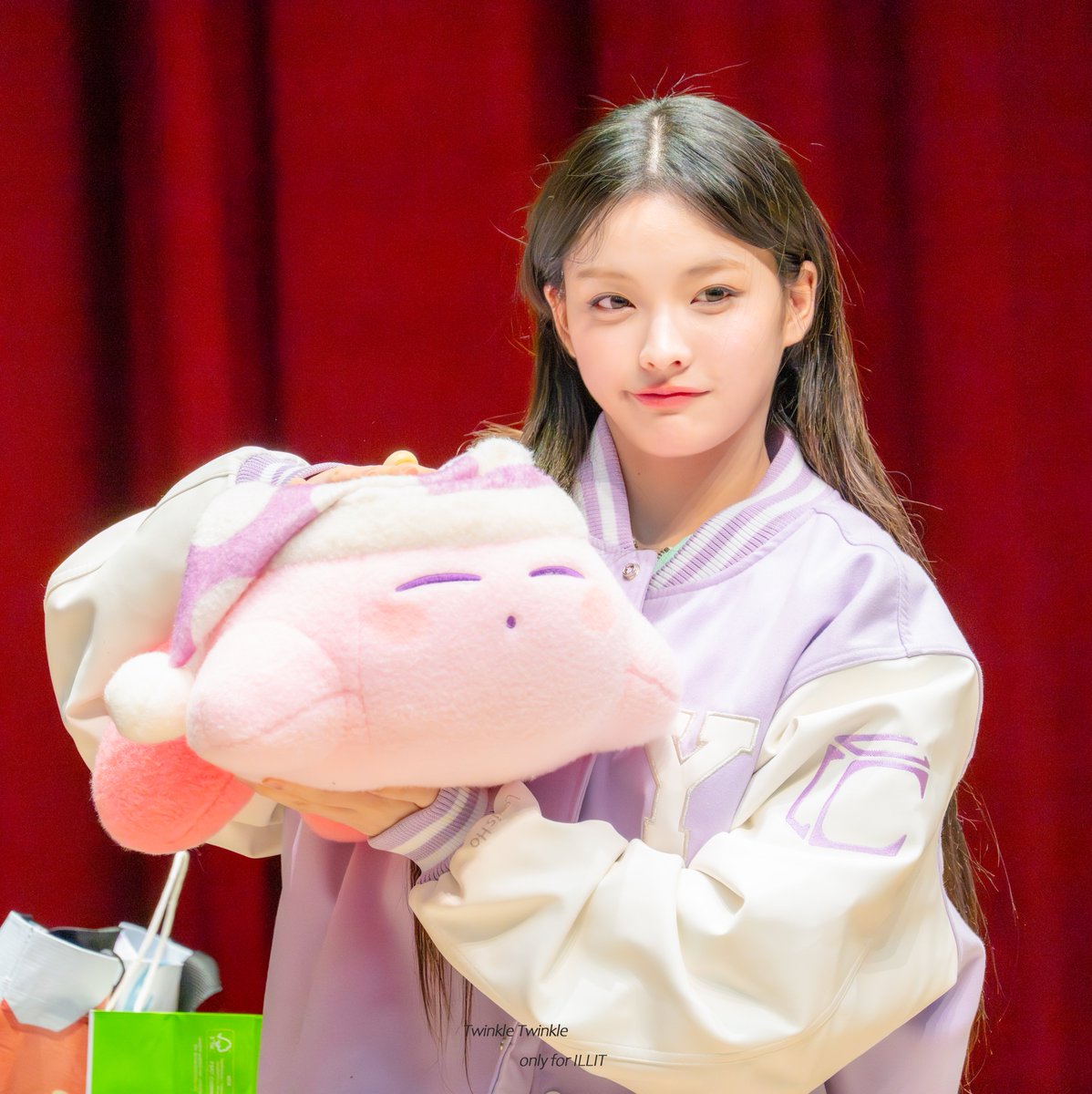 twinkleillit's tweet photo. 260204 Happy Iroha day

Happy birthday our dancing queen!!!

FLY WITH IROHA TO 18 YEARS
#열아홉번의_사랑을담아_이로하에게
#IROHAPPYBDAY
#GLLITの心を彩る天使イロハ
#ILLIT #아일릿 #이로하 #イロハ #IROHA https://t.co/R4QLOpCqz4