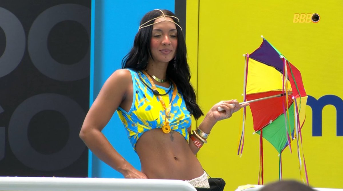 centralreality's tweet photo. podem chamar a Maxiane de tudo, menos de feia #BBB26 https://t.co/QUAlOfTphT