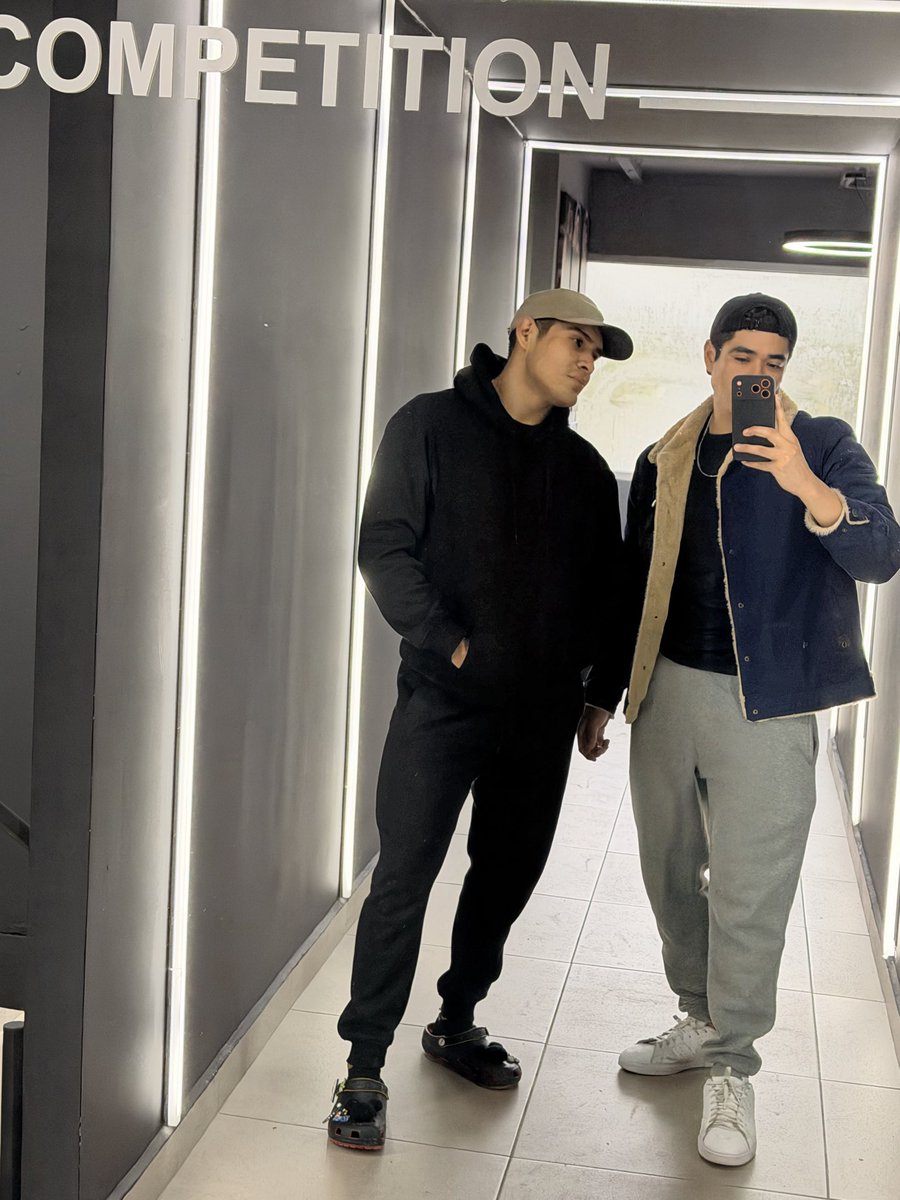urielvallejo_'s tweet photo. 2.2 🦖🤍 https://t.co/QzuQ7v01x3