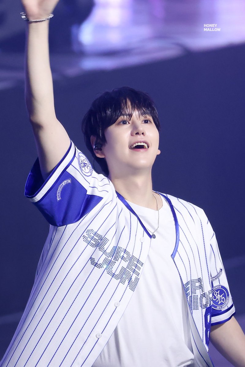 규현아, 생일 축하해!!
🎂🎉🥳🎁

#첫눈처럼_내려온_규현이생일
#HappyKYUHYUNDay 🎂
#규현아_사랑해