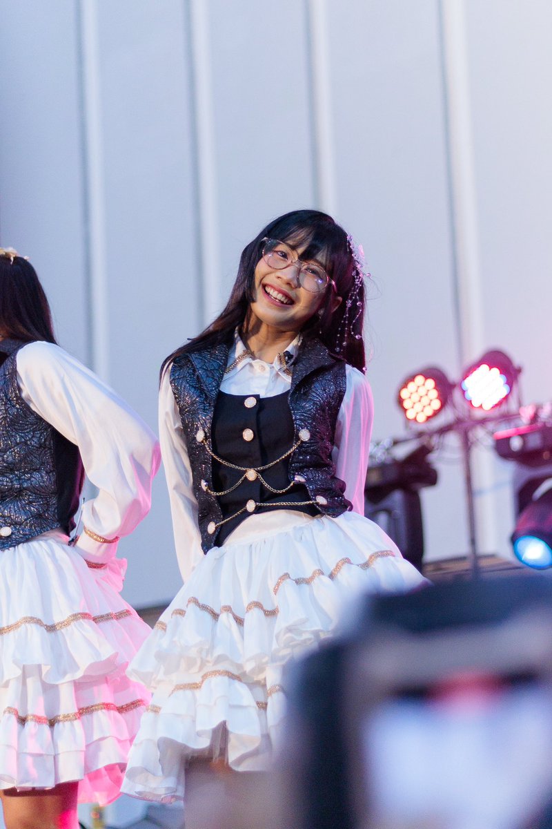 my new world ❣️🤍 @zhevincia @deaawaliaa @xfaatinhanx