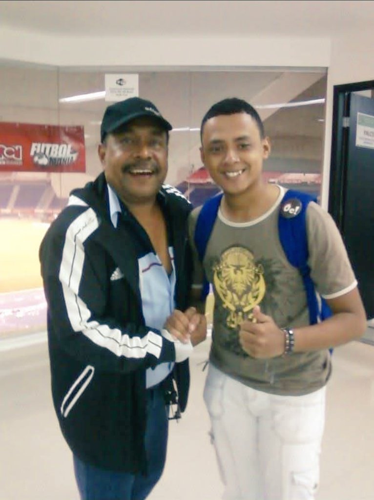 Aprovecho el 'boom' merecido por el cual esta pasado Jorge Eliecer Torres, para traer de vuelta este recuerdo, año 2011. Toda mi admiración para un verdadero atemporal del relato.