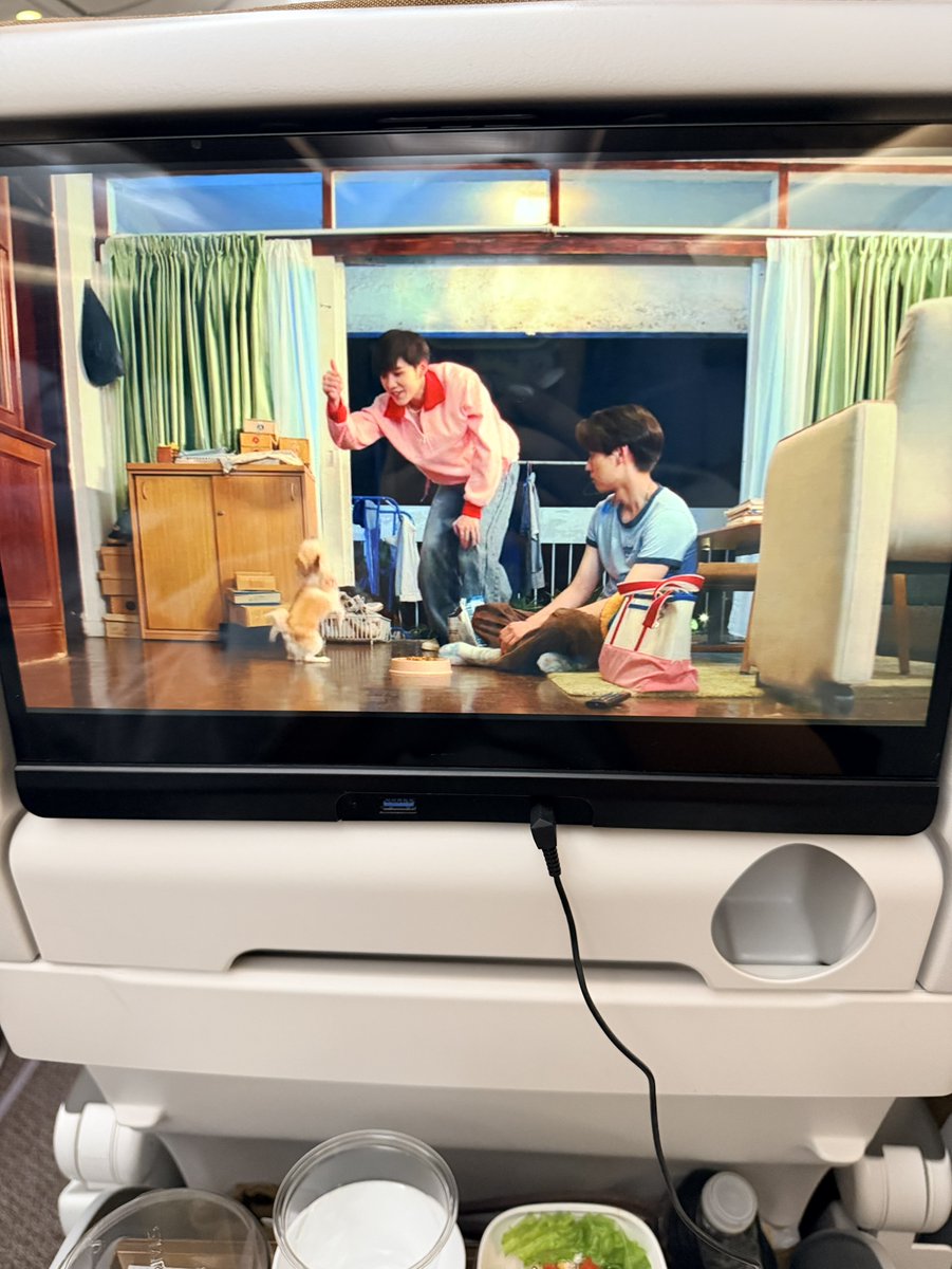 LieblingsKGE's tweet image. น้องถ่ายมาให้ดูว่า Starlux ไฟล์ท Los Angeles - Taipei มี #ซองแดงแต่งผี 🧧😍บนเครื่องจ้าา ฮือออไอ่แดงหลานอาม่ามันเก่งจัง 😭🥹💖✨ #bbillkin #ppkritt