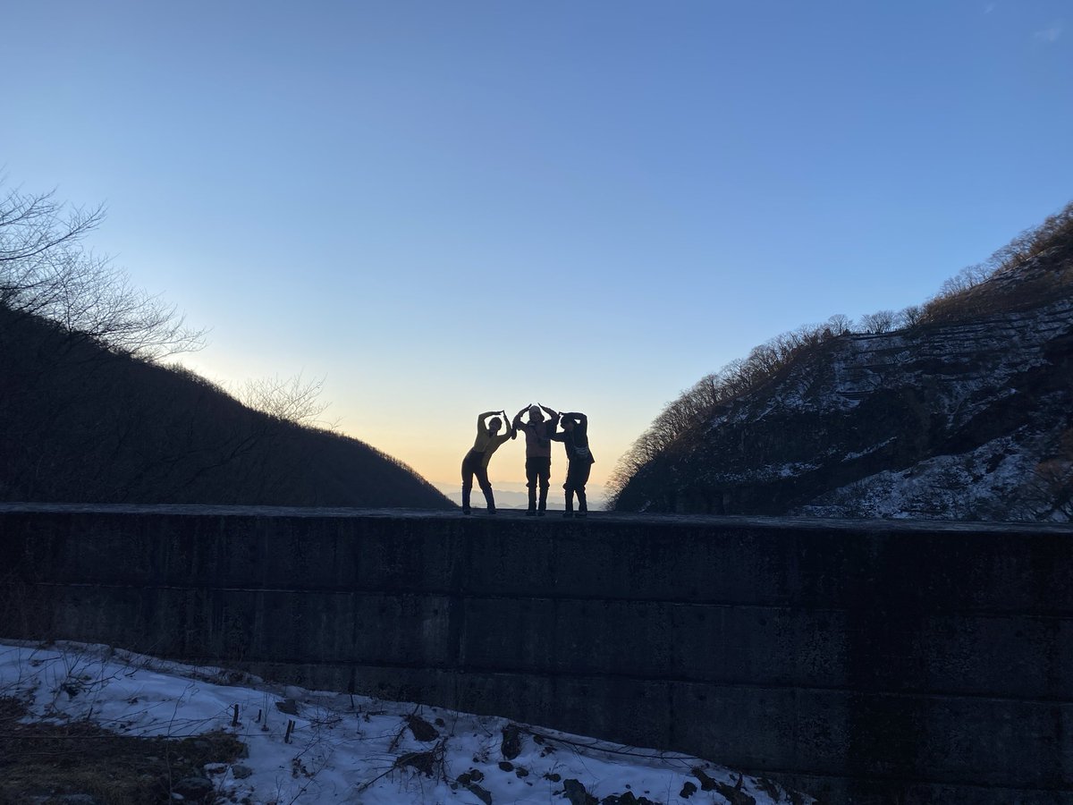 nature_planet's tweet photo. 平日限定のプライベートガイドのご依頼をいただき、日光雲竜渓谷をご案内させていただきました。
レギュラーツアーとは異なり、早朝6時に出発し、気温が高くなる前に下山します。
#雲竜渓谷
#氷瀑
#秘境 https://t.co/WhA2GrmqxL