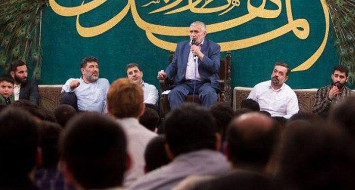 masoudkazemi81's tweet photo. تا وقتی که هیئت‌های مذهبی و مداحانی مانند ارضی، حدادیان، کریمی، طاهری، سازور و امثالهم فعال‌اند و در میان قشر مذهبی نفوذ دارند، ماشین سرکوب نیروی انسانی خواهد داشت.
پامنبری‌های دگم و اغلب کم‌سواد این مداحان، ساده‌تر از آنچه تصور کنید، مردم را می‌کشند https://t.co/bhu89HRuEh