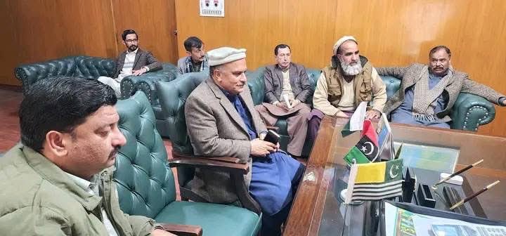JavedAyoub's tweet photo. مظفرآباد :
وزیر جنگلات ، وائلڈ لائف و فشریز و ڈویلپمنٹ اتھارٹی سردار جاوید ایوب خان سے مرکزی ڈپٹی سیکرٹری جنرل پاکستان پیپلز پارٹی چوہدری نذیر انقلابی , پراجیکٹ ڈائریکٹر ڈاکٹر ذاکر حسین ، مہتمم جنگلات سردار وقاص علی و دیگر ملاقات کر رہے ہیں
#PPP_AJK
#PPPVision
#AzadKashmir https://t.co/U5XpvAhXN8
