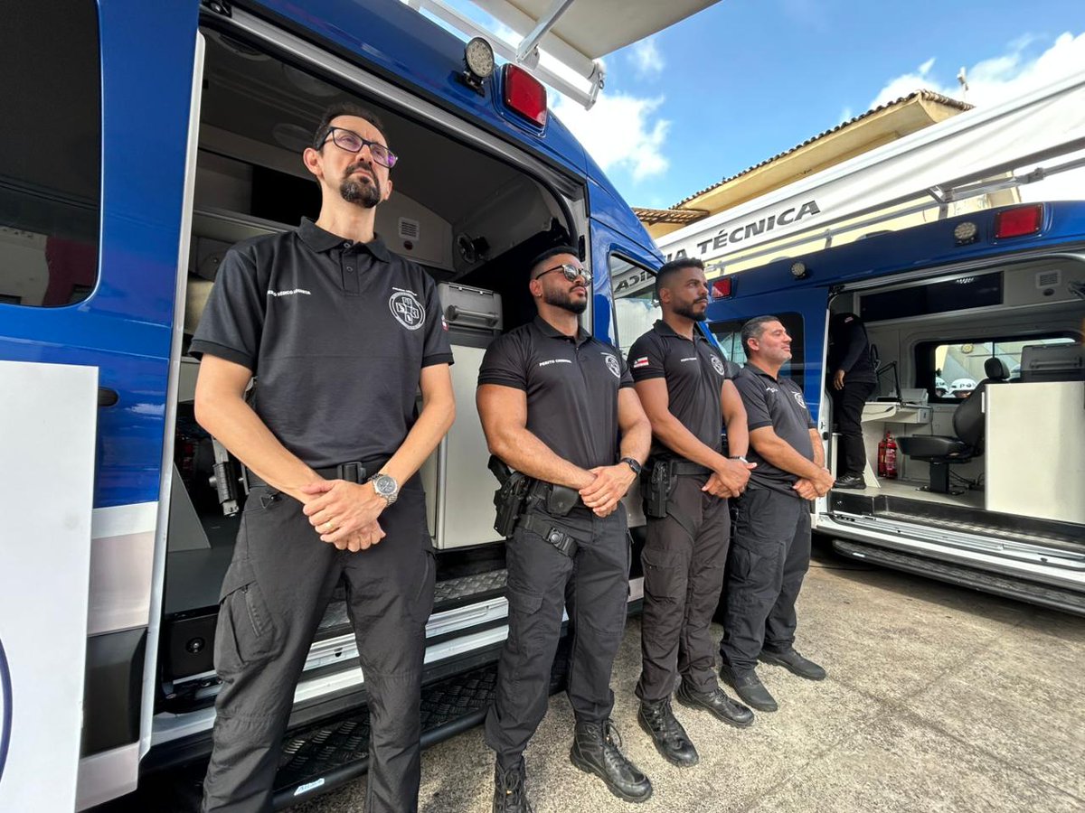 bahiassp's tweet photo. A Festa de Iemanjá terminou com tranquilidade no Rio Vermelho. ✅ Sem crime grave contra a vida e com redução de 36,7% nos furtos, o trabalho integrado das Forças da Segurança garantiu paz a baianos e turistas. 👮‍♂️🚒📉 https://t.co/bds9QW2Mrk
