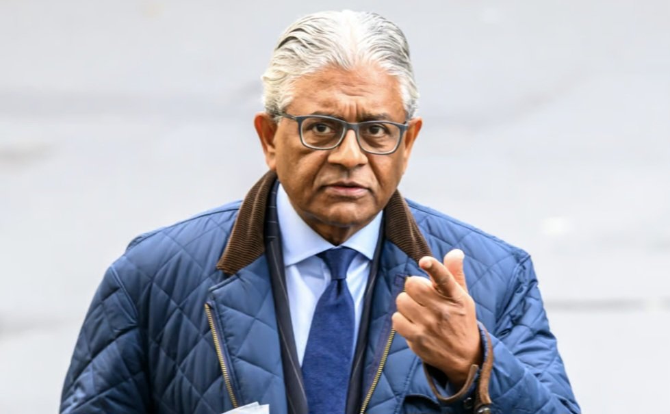 diversity999x's tweet image. A Knightsbridge restaurateur was caught red-handed spiking a woman's drink with a date-rape drug at exclusive private members' club Annabel's, a court has heard.

Vikas Nath, 63, used a straw to put gamma-butyrolactone (GBL) into the woman's spicy margarita drink while sitting in…