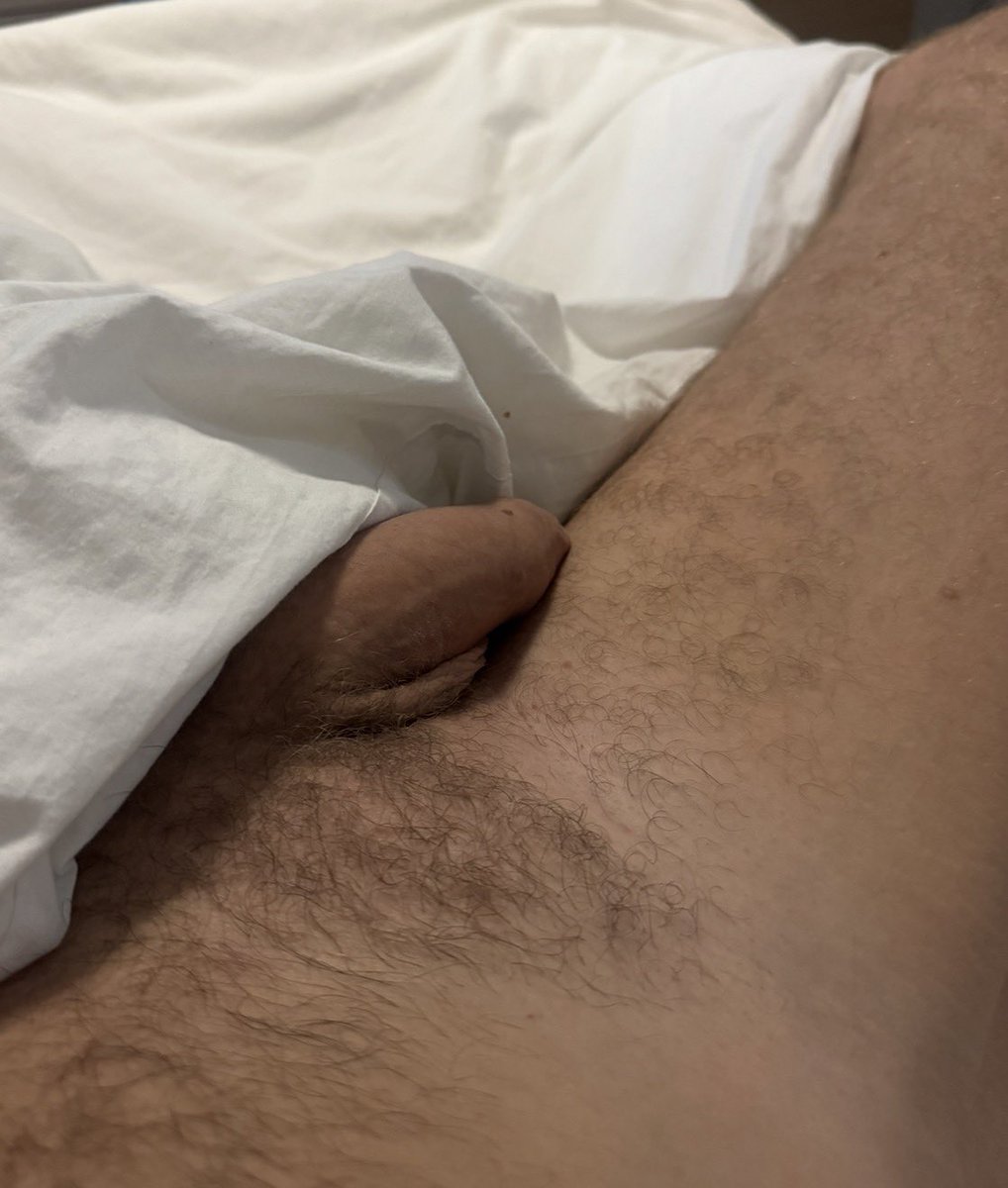 Naked in London tweet media