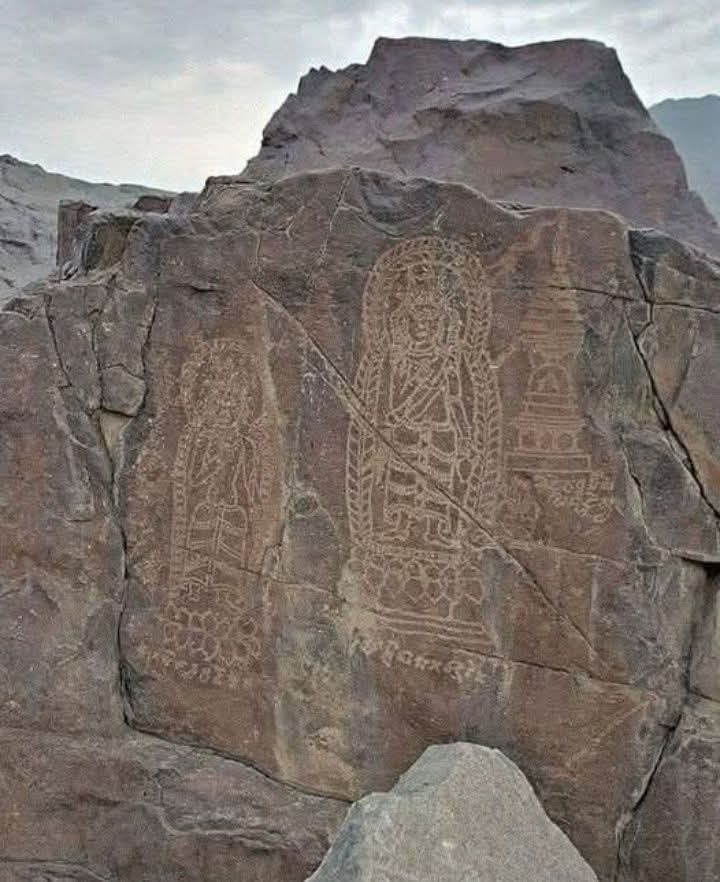 histories_arch's tweet photo. Ancient Thalpan Petroglyphs, which are rock carvings located near Chilas in Gilgit-Baltistan, Pakistan 🇵🇰

These carvings are found along the historic Silk Road route, which was used by merchant caravans, military expeditions and explorers. The petroglyphs date from the 9th millennium BC, to the 16th Century CE, showcasing a vast span of history and cultural exchange. 

The rock art includes depictions of deities, stupas (Buddhist shrines), animals, and human figures. The site is a significant cultural heritage location, reflecting the spread of religions and ideas over thousands of years. 

#archaeohistories