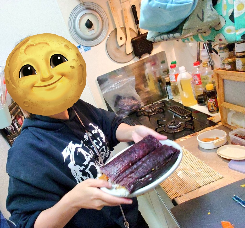 marunoui's tweet photo. 今年の節分は恵方巻きを手巻きで作ったー、豆まきもしたー、歳の数だけ豆も食べたー☺
鬼は外〜、福は内〜、笑う門には福来たる〜、2月もニコニコして参りましょう〜☺ https://t.co/y4210Z6iOU