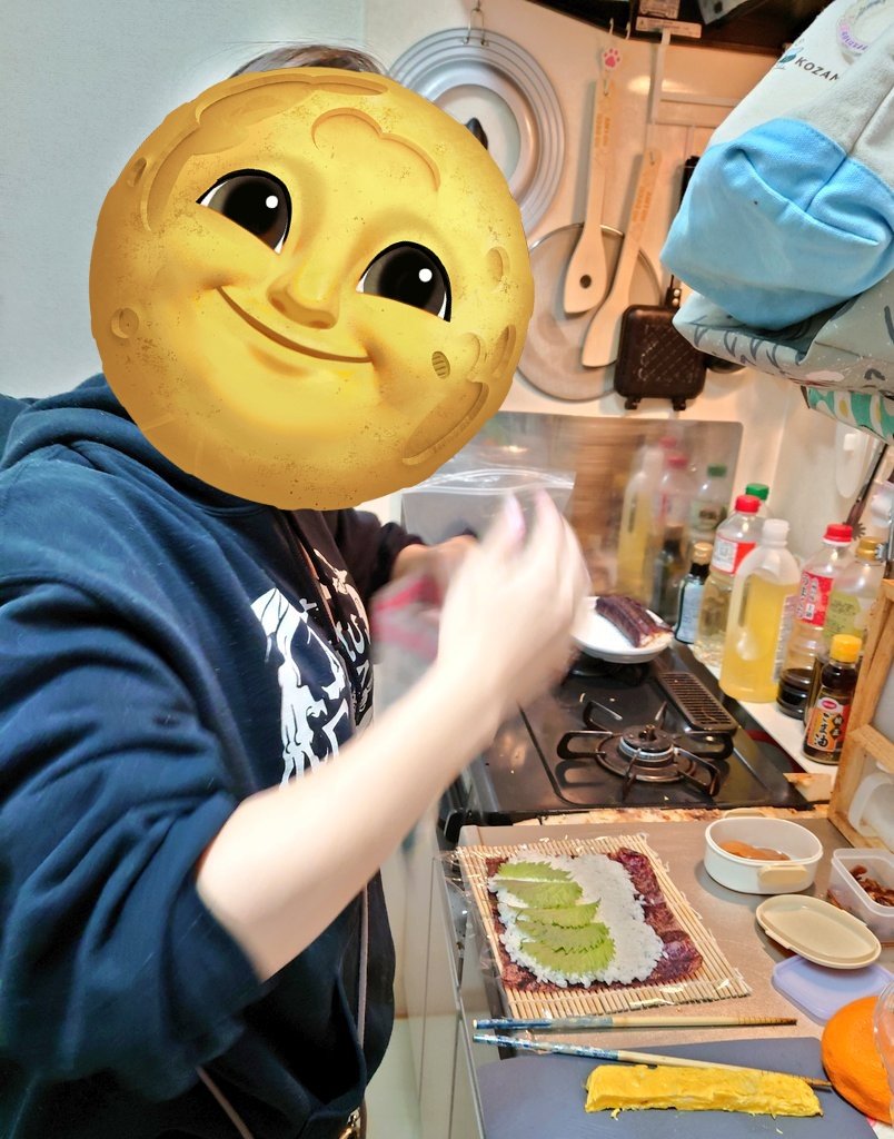 marunoui's tweet photo. 今年の節分は恵方巻きを手巻きで作ったー、豆まきもしたー、歳の数だけ豆も食べたー☺
鬼は外〜、福は内〜、笑う門には福来たる〜、2月もニコニコして参りましょう〜☺ https://t.co/y4210Z6iOU