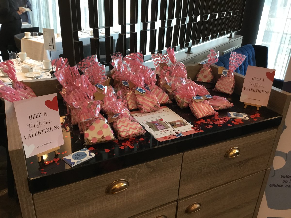 blue_ceramics's tweet photo. Last Wednesday we headed to the Chop &amp; Change event @DoubleTree to sell our Valentine’s painting sets and we smashed it! We received our second big cheque for £411, taking us to over £1,000 raised altogether!🎉
Thank you to @samdunion  for your ongoing support! @HumberEdTrust https://t.co/ZWI5zZDjqT