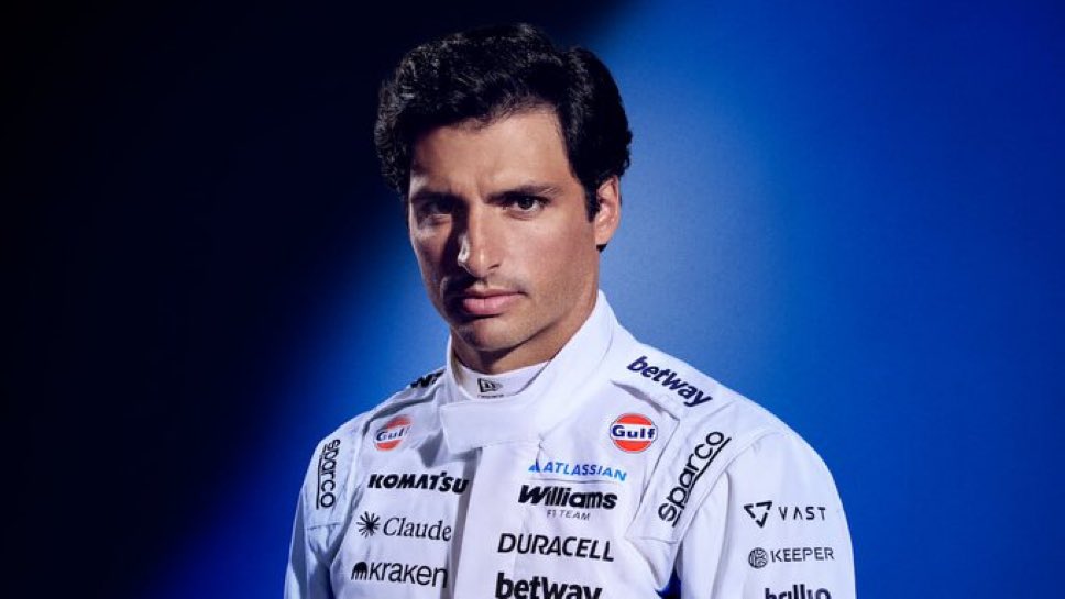 taytaesainz's tweet image. Definitivamente Carlos hace TODO mejor 🫦😮‍💨