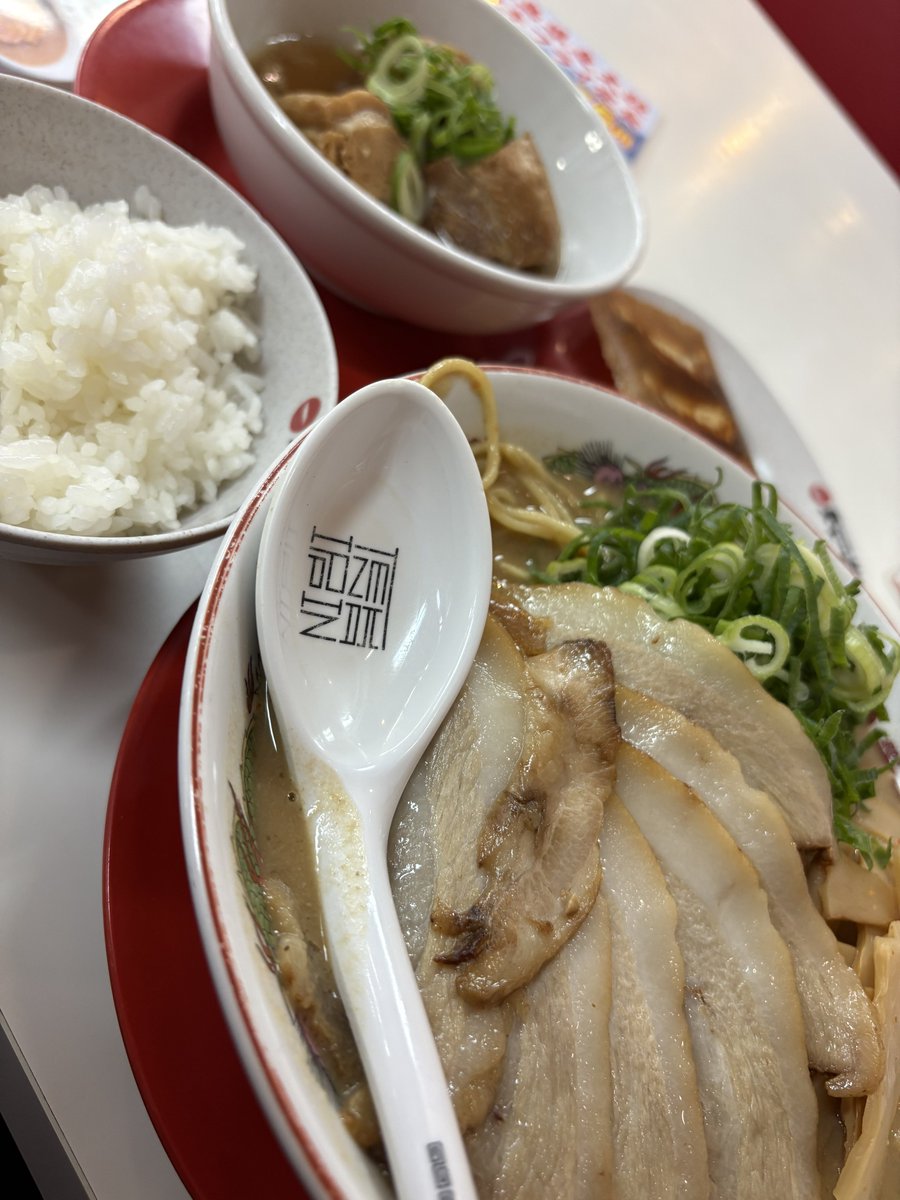 これは罪ですか？

いいえ愛です。

#ダイエット生活
#ベジタリアン
#子供ラーメン