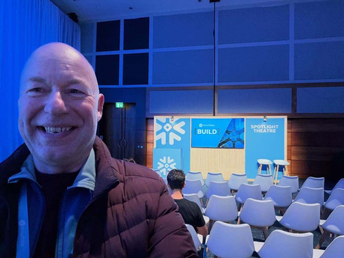 Timothy_Hughes's tweet photo. Snowflake Build conference today #snowflake #snowflake❄️ #snowflakebuild #artificialintelligence #Data https://t.co/CyFKk7Xl9S https://t.co/SZzmabvfJ9