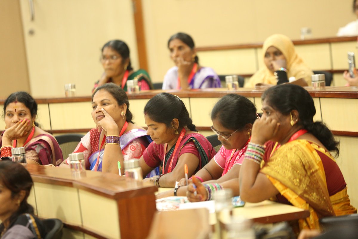 GHMCOnline's tweet image. GHMC Strengthening Women Micro Enterprises through Digitisation !!

#GHMC, in collaboration with #MEPMA, is taking initiatives to strengthen women-led micro enterprises through digitisation and entrepreneurship capacity building, in association with the Indian School of Business