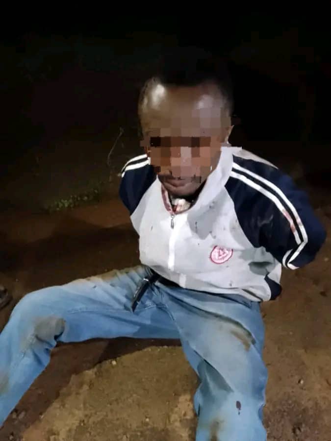 MagazineJimbere's tweet photo. 😱 Un enseignant bénévole a été interpellé en pleine nuit près du dortoir des filles de l’école de #Rumeza, située sur la colline #Ndago

🗞️ Selon les informations fournies par les autorités de la zone #Songa, communune #Matana(@burungaProvince), l’enseignant était en état d’ivresse au moment de s’introduire dans l’établissement. Aucun acte de vandalisme ni de vol n’a toutefois été constaté. Néanmoins, certains s’interrogent sur une éventuelle tentative de vol. Les enquêtes se poursuivent et l’intéressé est actuellement entre les mains des services de sécurité

👤 Le chef de la zone Songa lance un appel à la population pour éviter la consommation excessive d’alcool, rappelant que l’ivresse peut pousser une personne à commettre des actes qu’elle n’aurait pas posés en temps normal

#Burundi #Jimbere