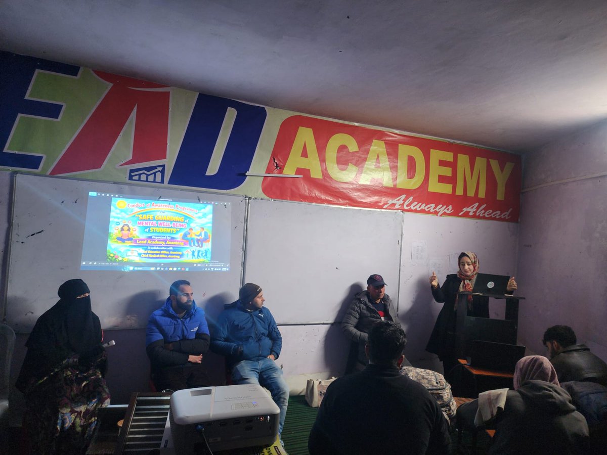 AnantnagDIPRC's tweet photo. Awareness Programs on Safeguarding Students’ Mental Well-Being organized by @chiefang12823 &amp; @cmo_anantnag at ACIT/Lead Academy Ang. 

Faculty members, students &amp; others participated.

Emphasis laid on balancing academics &amp; emotional resilience.

https://t.co/nhXfpvZWsT

@diprjk https://t.co/AlpN3lQgBt