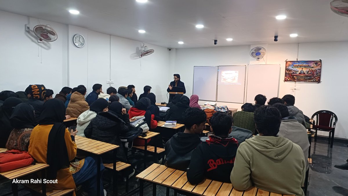 AnantnagDIPRC's tweet photo. Awareness Programs on Safeguarding Students’ Mental Well-Being organized by @chiefang12823 &amp; @cmo_anantnag at ACIT/Lead Academy Ang. 

Faculty members, students &amp; others participated.

Emphasis laid on balancing academics &amp; emotional resilience.

https://t.co/nhXfpvZWsT

@diprjk https://t.co/AlpN3lQgBt