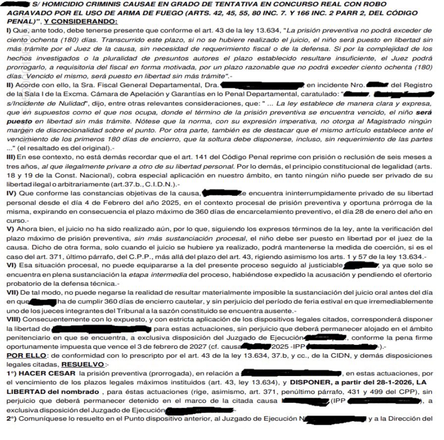 Increíble lo que me acaba de pasar.
Un menor de 17 años que robo y le disparo a mi cliente en el abdomen para robarle la moto, dejándolo agonizando y quedando en terapia intensiva 5 meses, con un riñón menos y el bazo extirpado, con la mitad del pulmón izquierdo comprometido, fue