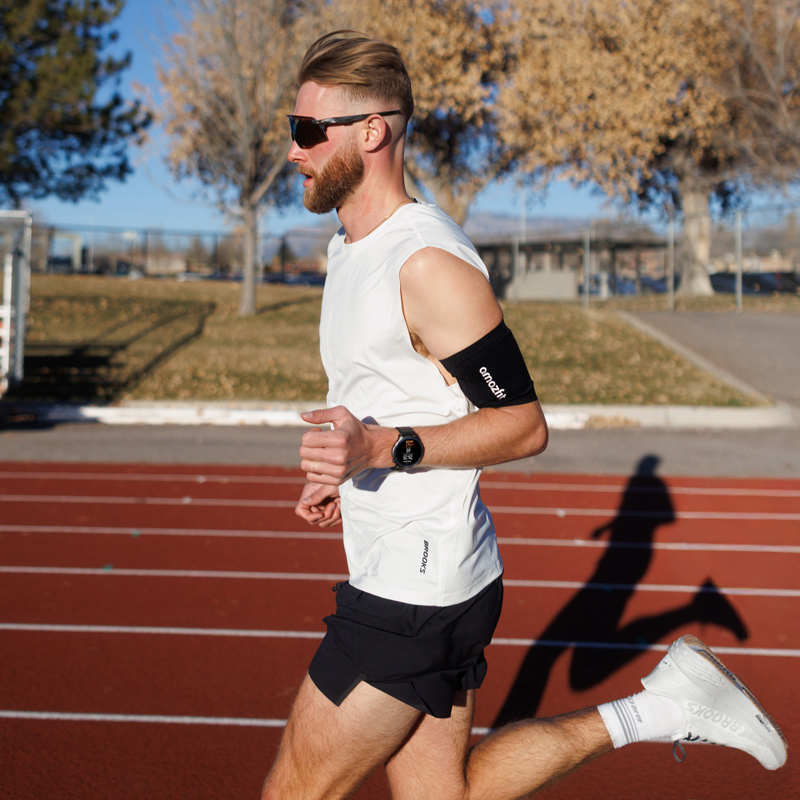 BolsaCorredor's tweet photo. ⌚️ @AmazfitGlobal suma a Josh Kerr a su equipo de atletas élite (Grant Fisher, Ruth Croft...)
Bronce en Tokio, oro mundial en 2023, plata en París 2024… y protagonista en los recientes #MillroseGames (2º en la doble milla).
🔎➡️ https://t.co/cZkoMnBwKP