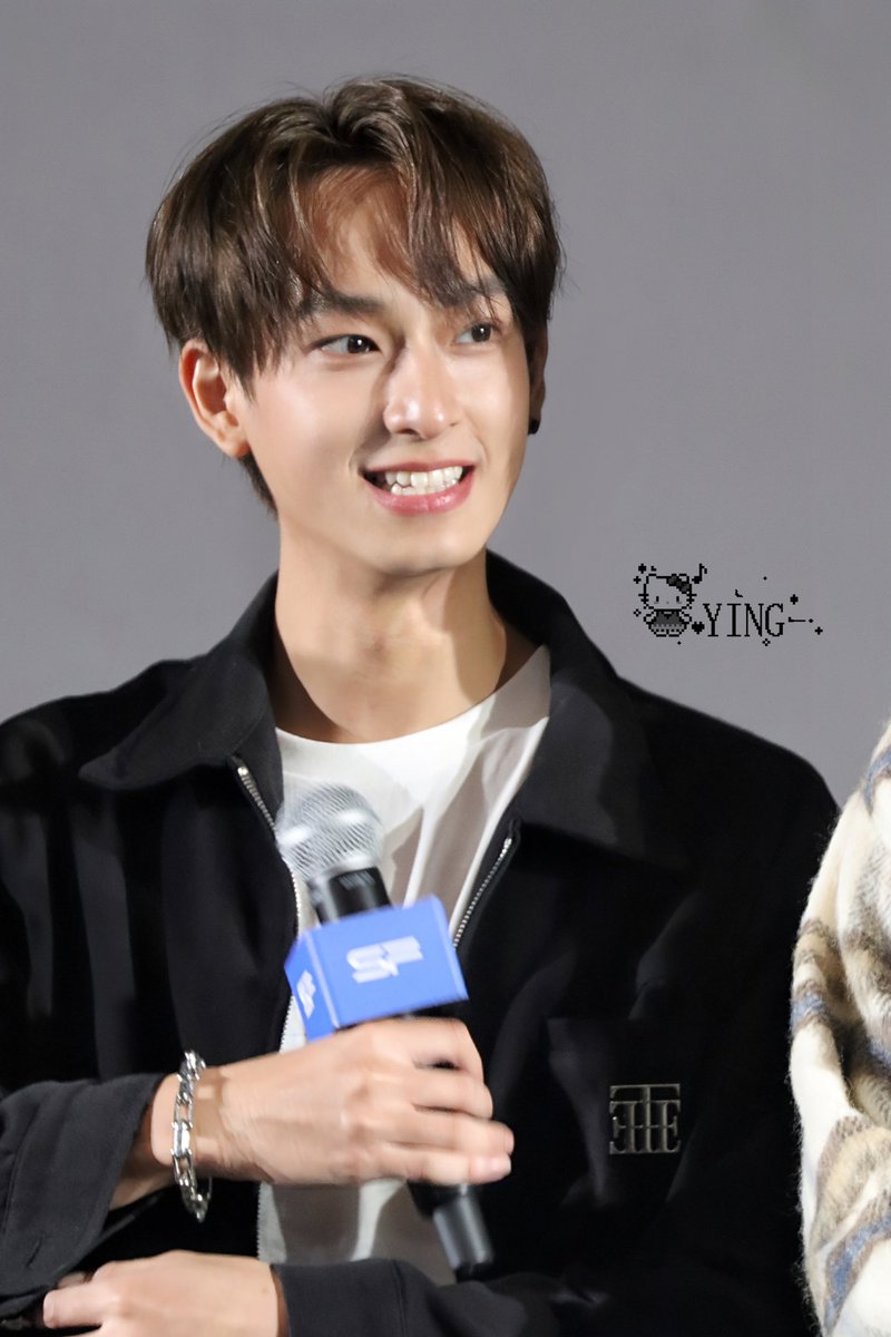 🥹
 SINGCHIMON HR SCREENING
#SFxKristSingtoSingChimonKingman 
#ChimonWachirawit 
#ชิม่อนไงจะใครหล่ะ