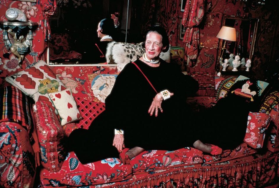 binzbysolange's tweet photo. I do wonder what Diana Vreeland’s “Garden in Hell” apartment, designed by Billy Baldwin, looks like today. I’m sure its walls are probably beige now! https://t.co/1JYcy1hSLP
