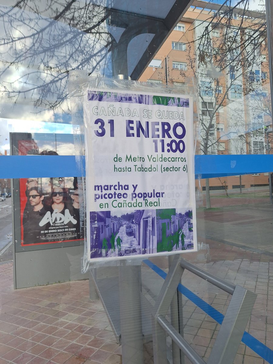 ser_ord's tweet photo. @EMTmadrid Hola, ¿se puede retirar cartel de la parada 3953?, adjunto foto https://t.co/RDWJsxgVJq