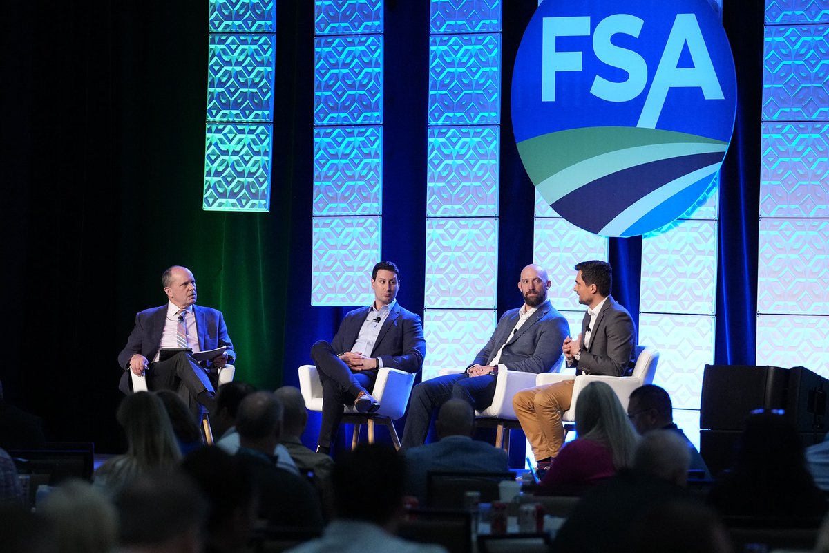 FoodShippers's tweet photo. Heading to Orlando, FL for the annual #FoodShippersOfAmerica Conference March 1-3?

👉Planning ahead makes all the difference. Here’s how to make the most of your #FSA2026 experience: https://t.co/QKoTaweWqM

#foodshippers #foodlogistics #foodchain #supplychain https://t.co/rALfDg26bT