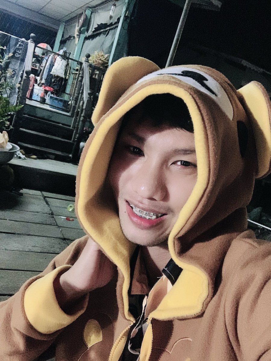 AnonBanyam's tweet photo. กว่าจะผ่านแต่ละวันไปได้…เหนื่อยจริงๆ…ได้แต่ยิ้มสู้ให้ผ่านไปวันๆ😭 https://t.co/QhCnQ1s0Rk