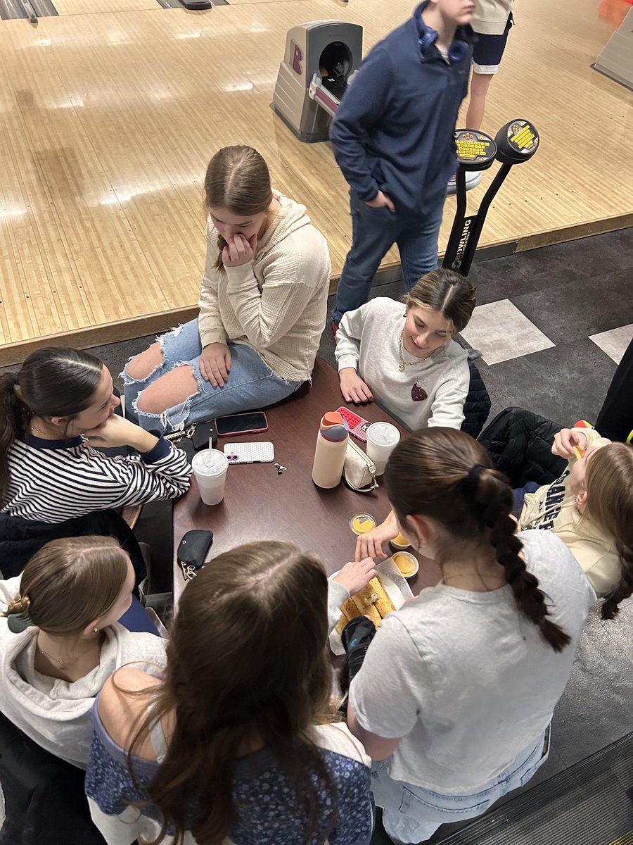 WaldronHigh's tweet photo. High School students are enjoying their reward trip to Blue River Bowl this morning! #GoMohawks https://t.co/qd2xvyom2P
