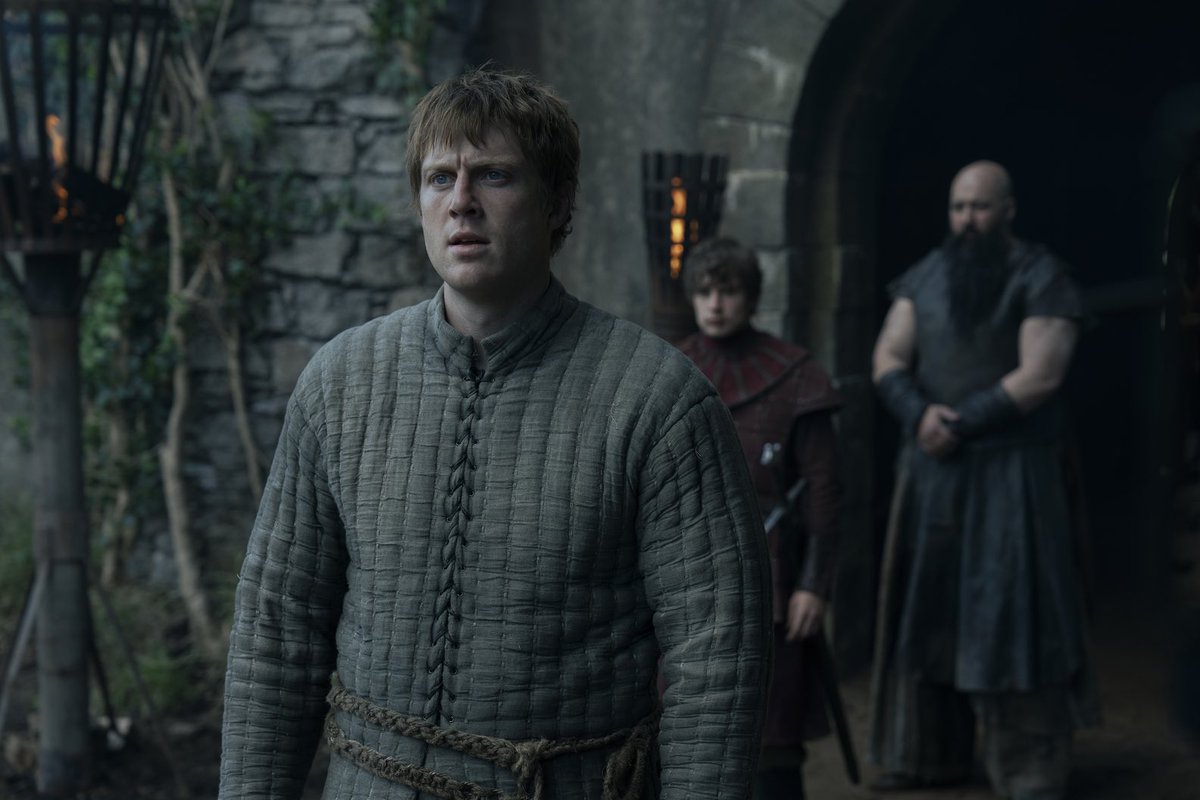 Thrones Updates tweet media