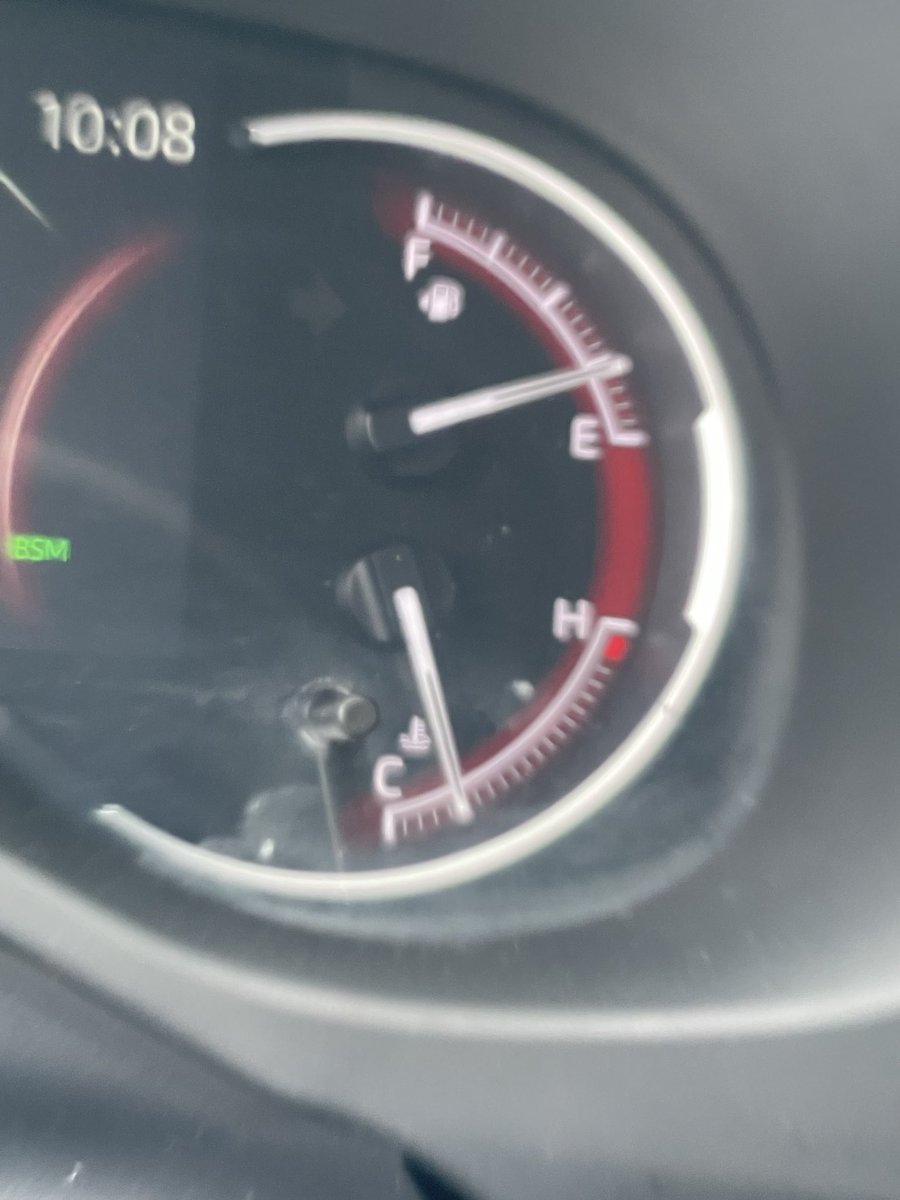 RandyNicMad's tweet photo. @Enterprise I rent cars bi-weekly for business travel.  First time picking up at Laperriere Rd Ottawa location.  Filthy interior and 1/4 tank of fuel.  Attendant says “just bring it back with 1/4 tank”.  Please advise of your policy on this. https://t.co/BrtI9q6JUQ