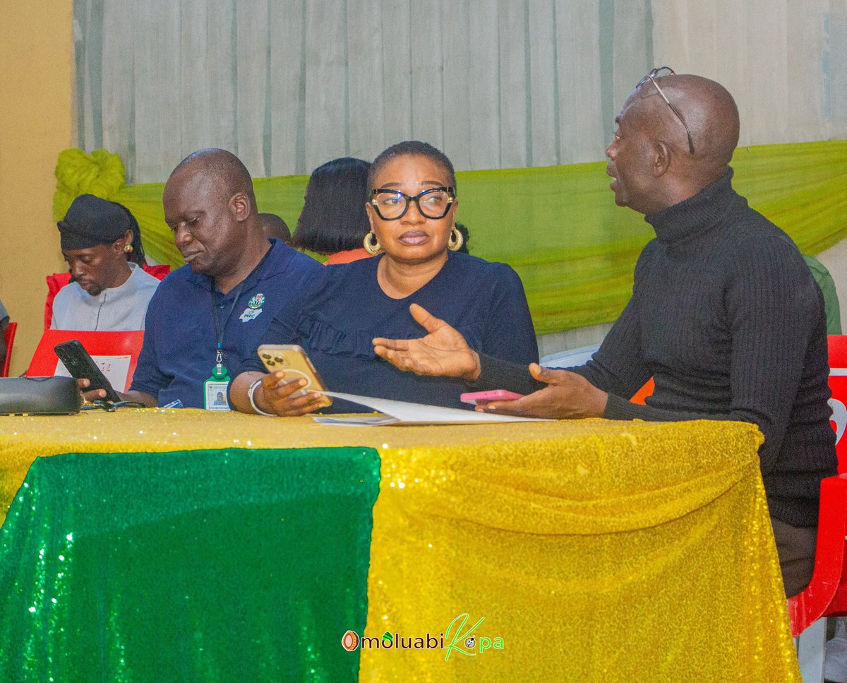 osunofficial's tweet image. INEC sensitises Corps Members at Ede Camp ahead of the Aug 8, 2026 Osun State election, stressing professionalism, integrity, BVAS compliance and safety for credible polls. 🇳🇬🗳️
#INEC #NYSC #OsunDecides2026 #CredibleElections #ElectionDuty #CorpsMembers facebook.com/share/p/1CMzwm…