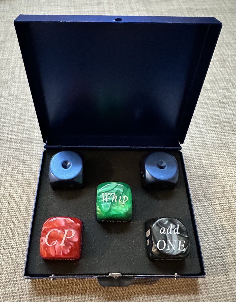 Domina Liza tweet media