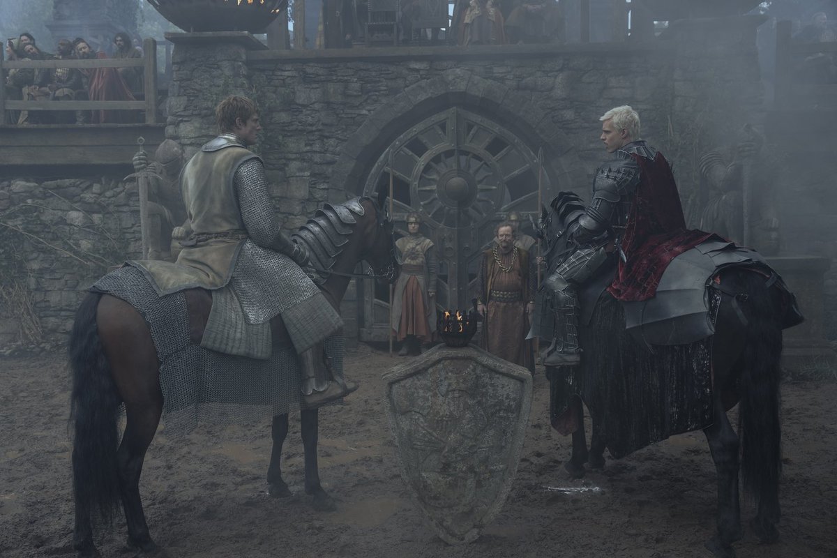 Thrones Updates tweet media