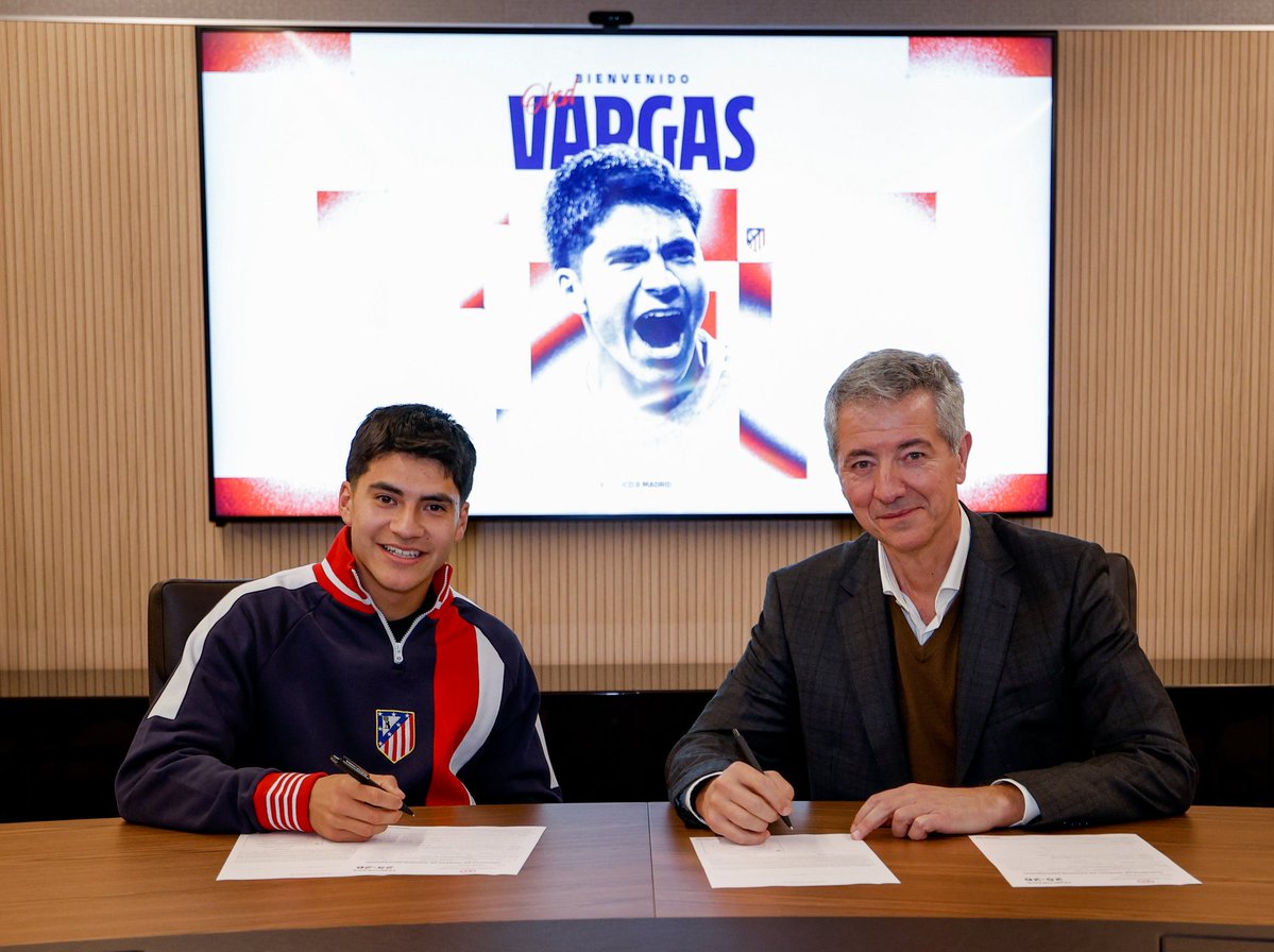Llega a España 🇲🇽 ⚽ 🇪🇦

Atlético de Madrid hizo oficial la incorporación del delantero mexicano Obed Vargas, quien vivirá su primera incursión en Europa.

El juvenil de 20 años de edad firmó con los Colchoneros hasta 2030, procedente del Seattle Sounders de la MLS.